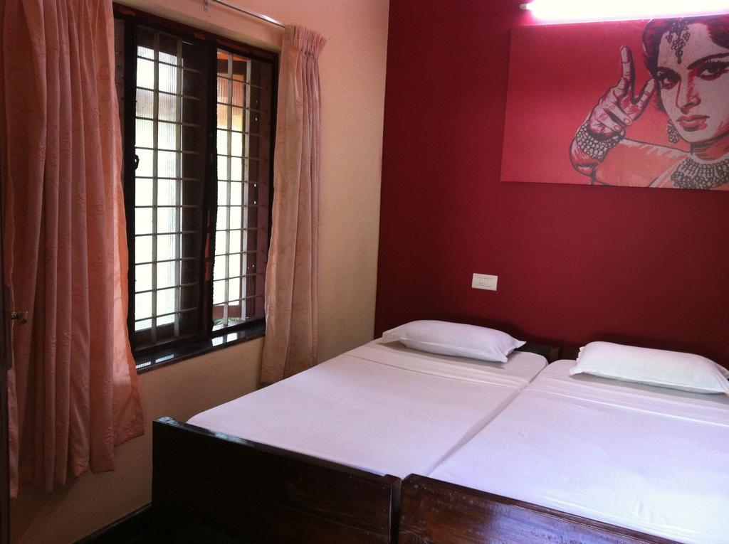 Paradise Inn Guest House Alappuzha Exterior photo